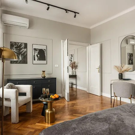 아파트 Iconic Sunset Penthouse 115 Sqm By Fragola Collection 크라쿠프